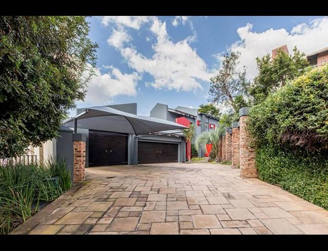 5 BEDROOM HOUSE FOR SALE IN FEATHERBROOKE